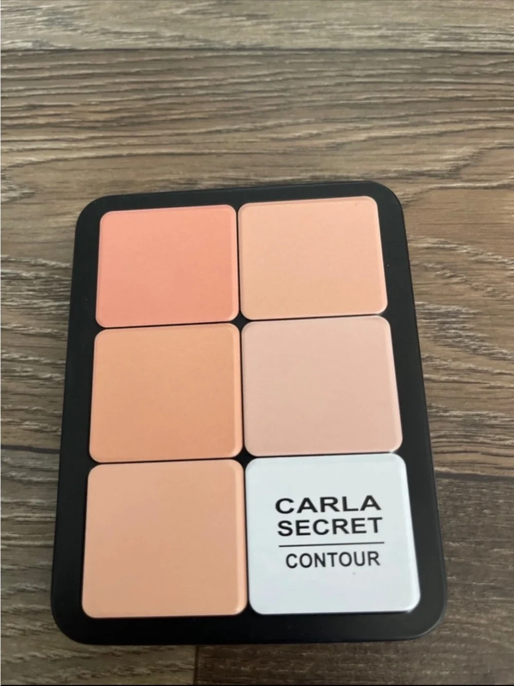 Carla Secret Cream Concealer Palette - Peach & Light Beige Shades